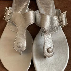 Kenneth Cole Reaction Silver Sandals Size 9 (NEW)